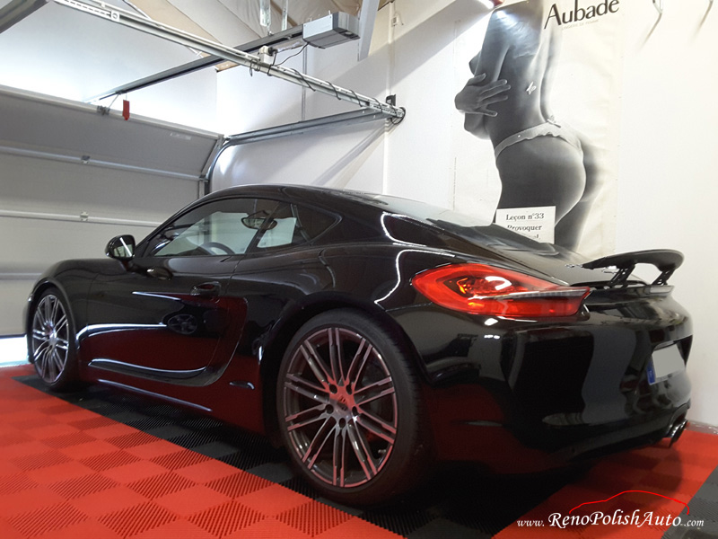 Dalle-de-Sol-Garage-rouge-Porsche-Aubade