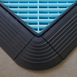 Angle en polypropylene bleu