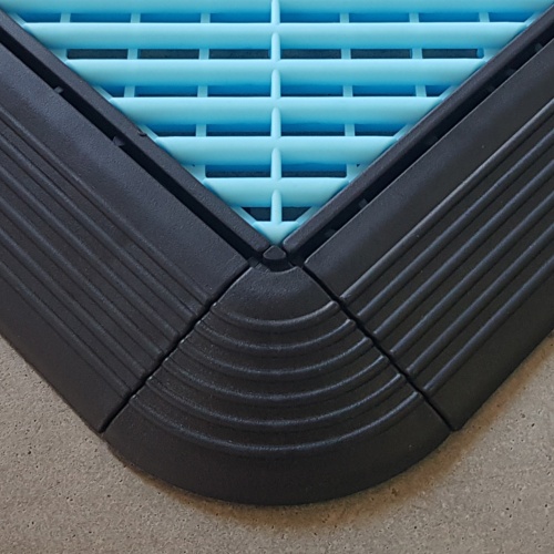 Angle en polypropylene bleu